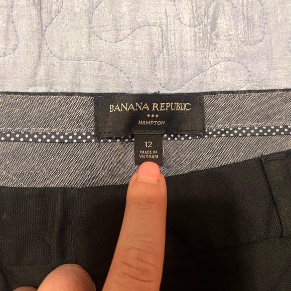 Banana republic black Hampton pants. Size 12 - Picture 2 of 2